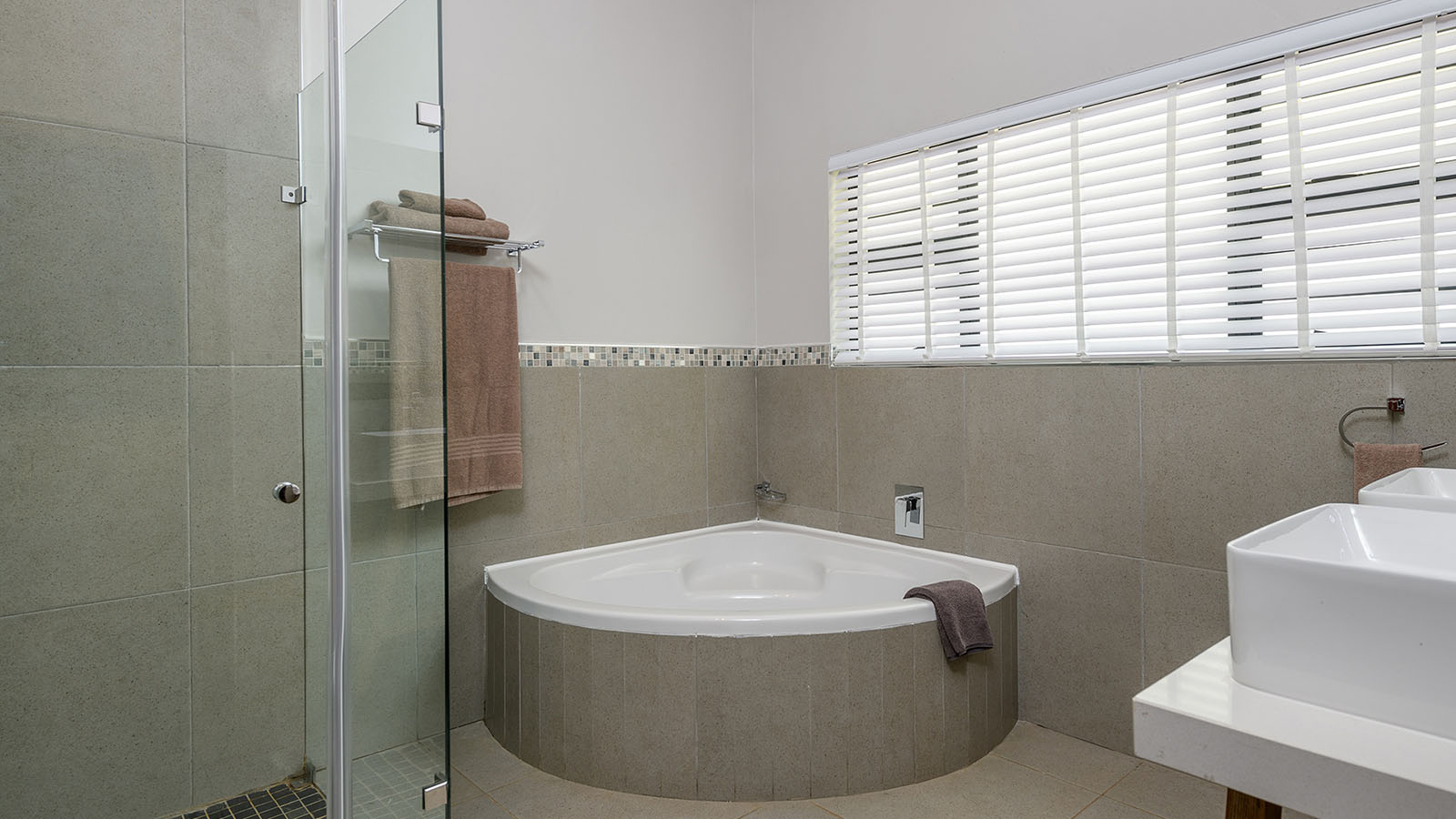 Family Suite with Hot Tub