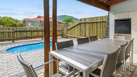 Three Bedroom Luxury Chalet with Splash Pool